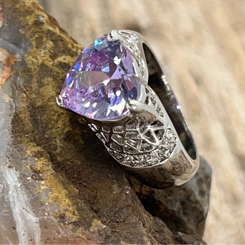 Elegant Silver and Purple Heart Ring